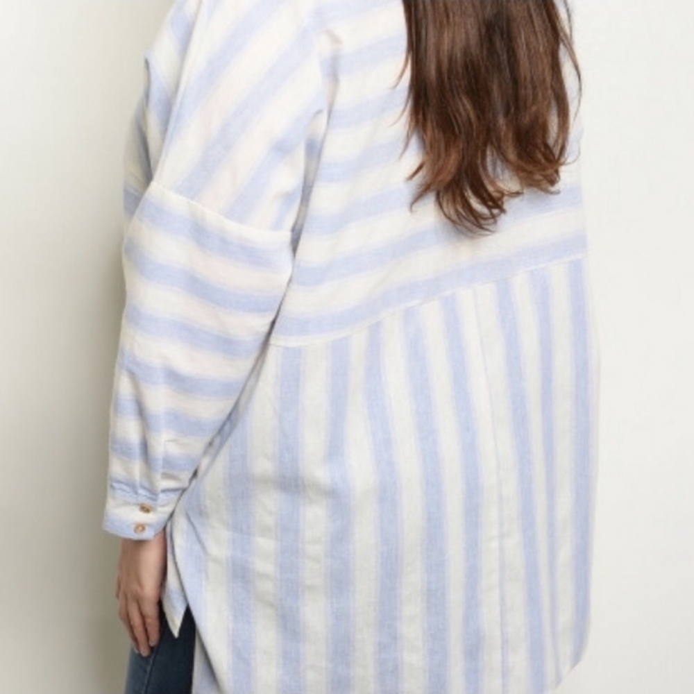 Plus Sized Light Blue Striped Top 3X - Picture 2 of 3
